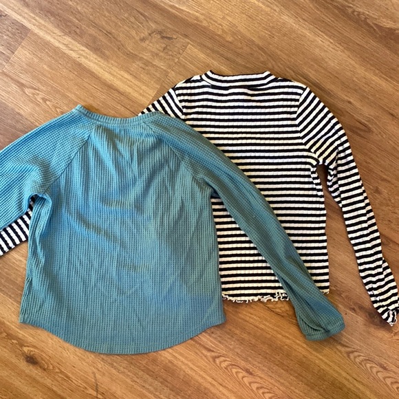 *Bundle of 2* Like New Cat & Jack Long Sleeve Shirts size 7/8 - Picture 5 of 5